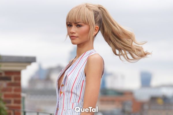 Zendaya deslumbra con su nuevo look, mostrándonos cómo lucir la tendencia a rayas con estilo