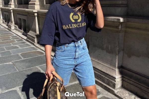Bermudas de mezclilla y zapatos elegantes para un look de impacto este 2024