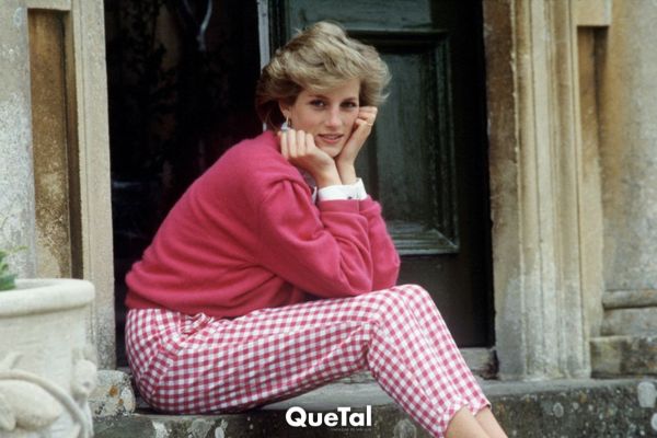 Revelan foto inédita de la princesa Diana de niña, junto a su mamá y su hermano