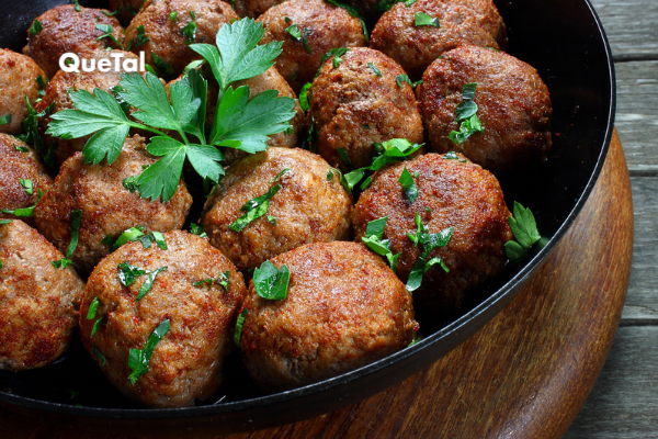 Así puedes preparar unas deliciosas albóndigas de chicharrón