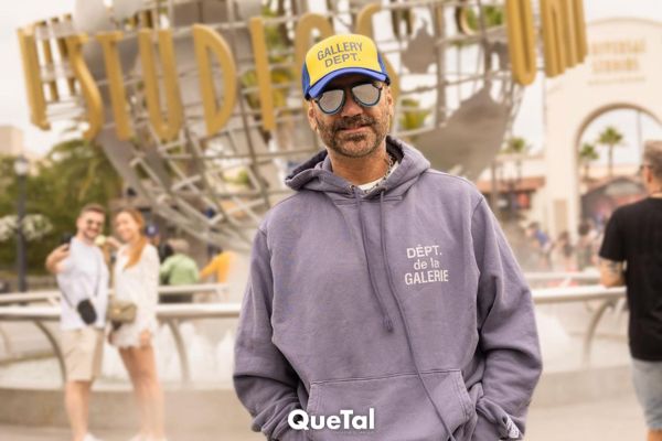 El Potrillo y los Fernández celebran a Karla Laveaga en Universal Studios