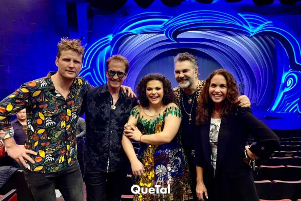 Lucerito y Alexander Acha protagonizan palomazo con sus papás en concierto