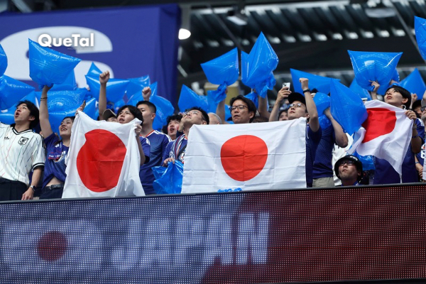 ¿Por qué Japón limpia los estadios después de cada partido?
