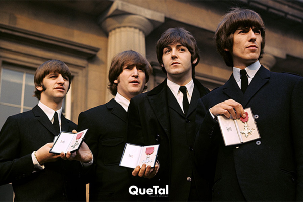 Mujer ganó una fortuna tras hallar un álbum de ‘The Beatles’ en una maleta abandonada