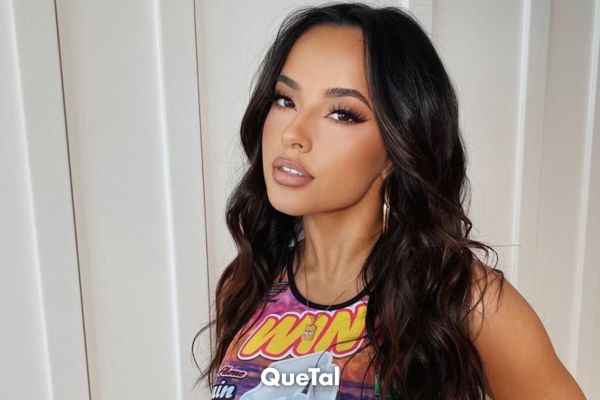 Becky G atacada en su llegada al Aeropuerto de la Ciudad de México