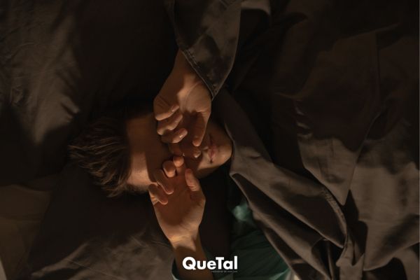 ¿Es malo dormir cerca de tu teléfono?