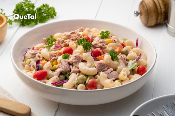 Ensalada de pasta con atún