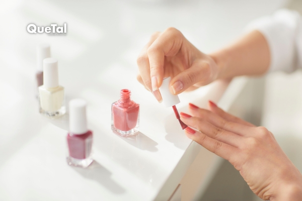 ¿Tu esmalte de uñas puede hacerte subir de peso? 