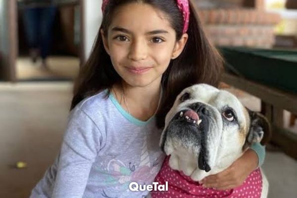 Eugenio Derbez llora la muerte de su perrita Fiona