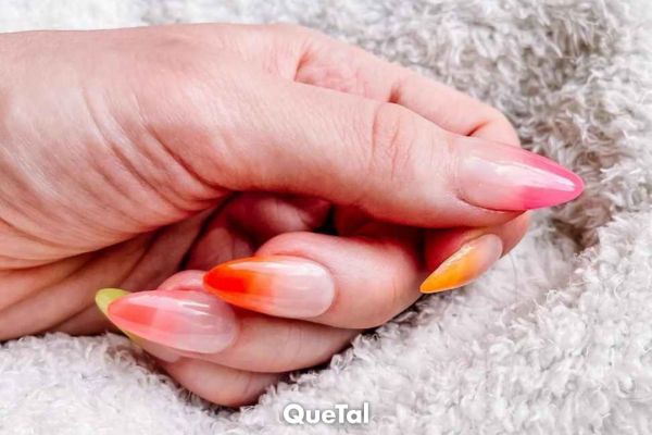 Uñas baby boomer de colores: desde las más brillantes a las más divertidas