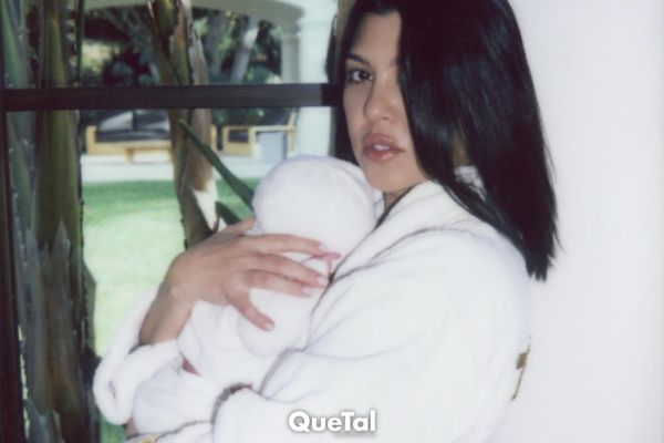 Esta es la rutina de belleza posparto de kourtney kardashian