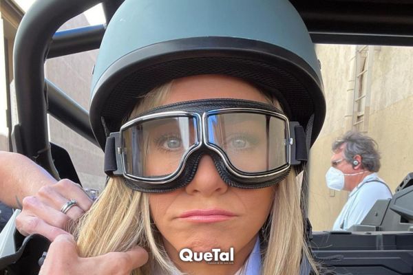 Jennifer Aniston se muestra con canas por primera vez