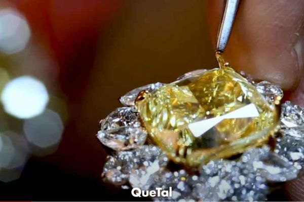Cómo es el anillo de diamante amarillo más grande del mundo: descubre esta joya única