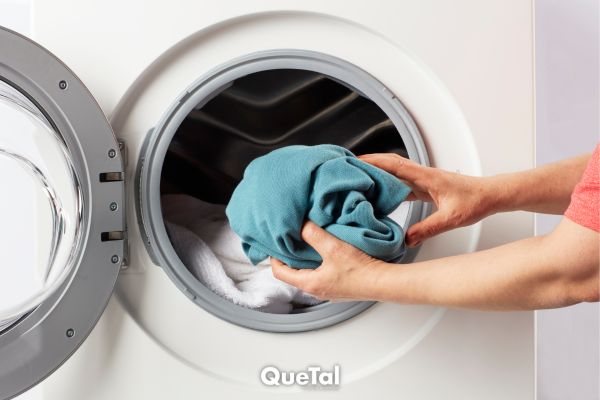 Lavar la ropa antes de estrenarla, ¿es necesario o no?