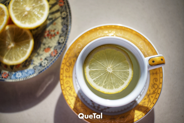Mejor momento del día para tomar agua con limón y aprovechar sus beneficios