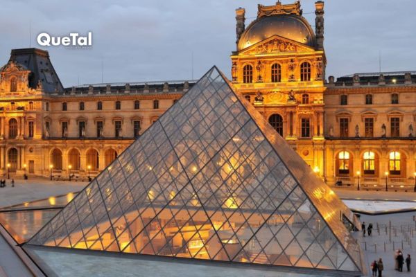 Robo en el Museo del Louvre