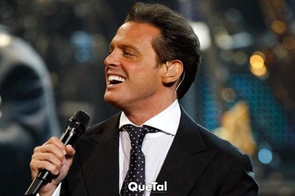 ¡Momento único! Luis Miguel se baja del escenario para besar a conocida fan