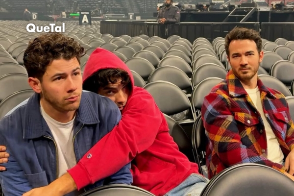 Los Jonas Brothers recrean una escena de telenovela mexicana