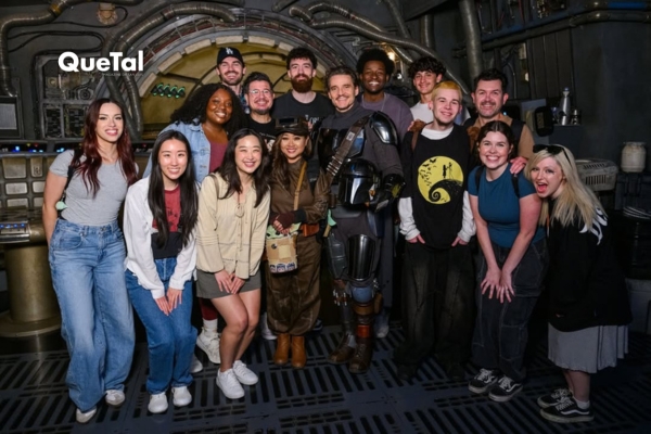 La inesperada aparición de Pedro Pascal en Disneyland