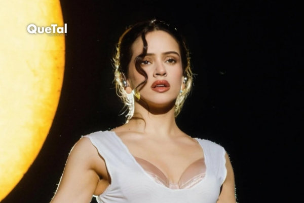 Rosalía presume nuevo look en Sevilla