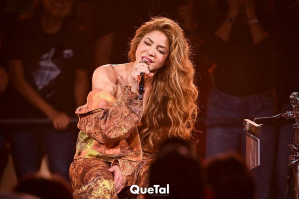 Shakira se cae en pleno show en Montreal