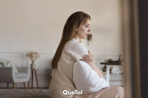 Qué significa que una persona hable sola y en voz alta, según la psicología