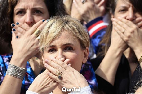 Foto histórica en Cannes: Se rompe el silencio de las víctimas..