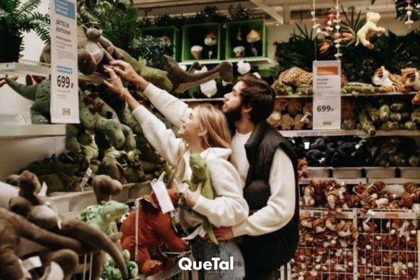 Jóvenes ponen de moda ligar en el supermercado y tienen hasta códigos para saber quién busca una relación