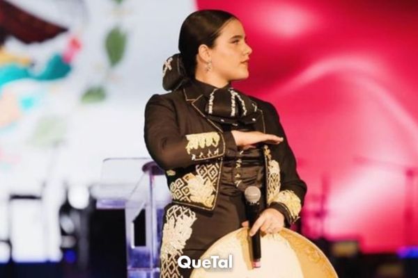 De cuánto es la multa a Camila Fernández por equivocarse al cantar el Himno Nacional