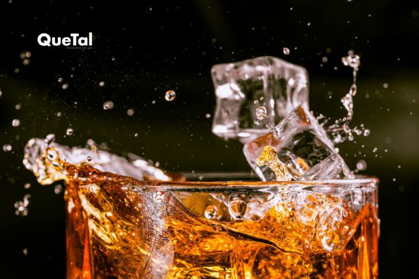 Botellas de whisky accesibles que vale la pena tener en casa